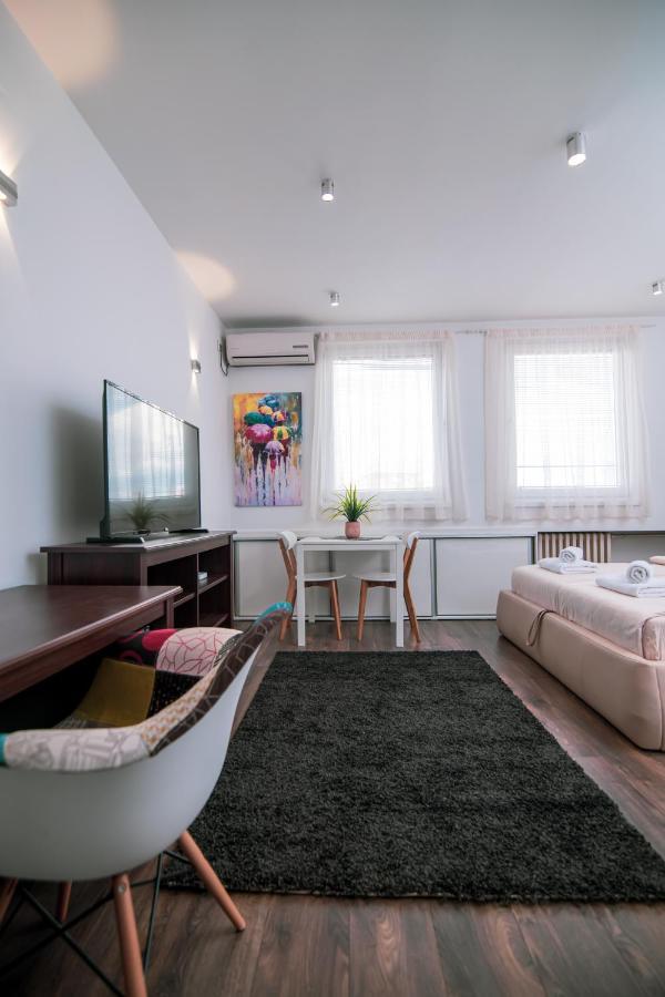 5 Star Central Studio Σκόπια Εξωτερικό φωτογραφία